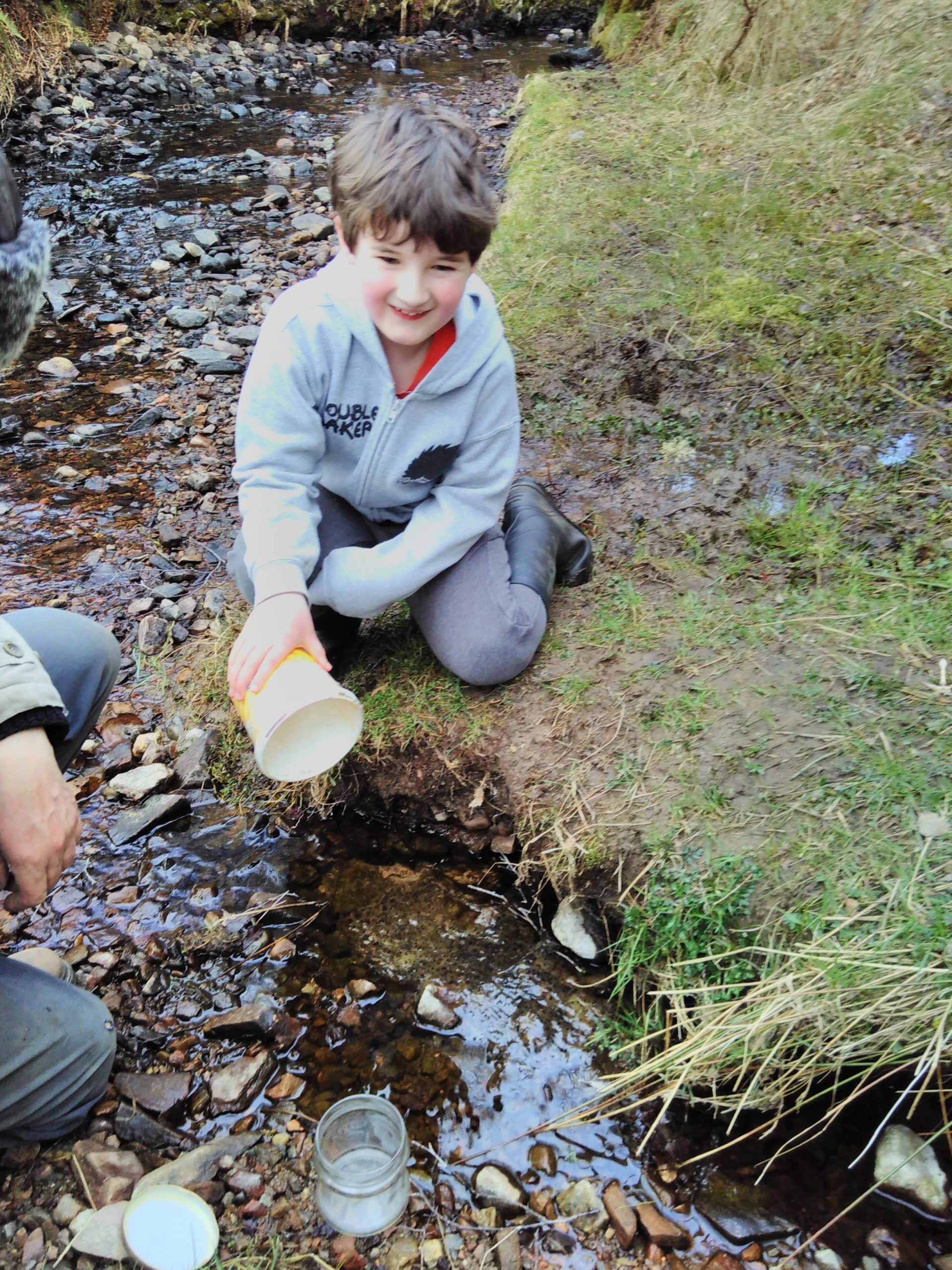 #TinyRevolutions - collecting frogspawn - Fun Palaces